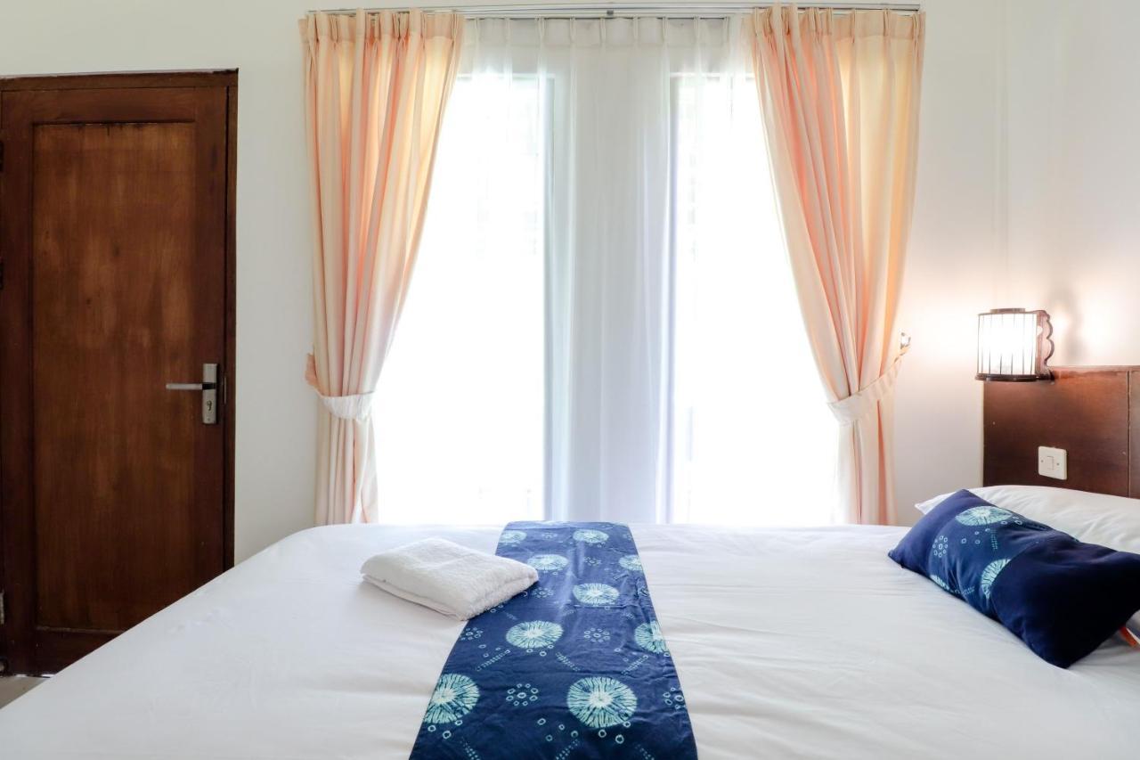 Balkondes Kenalan Hotel Магеланг Екстериор снимка