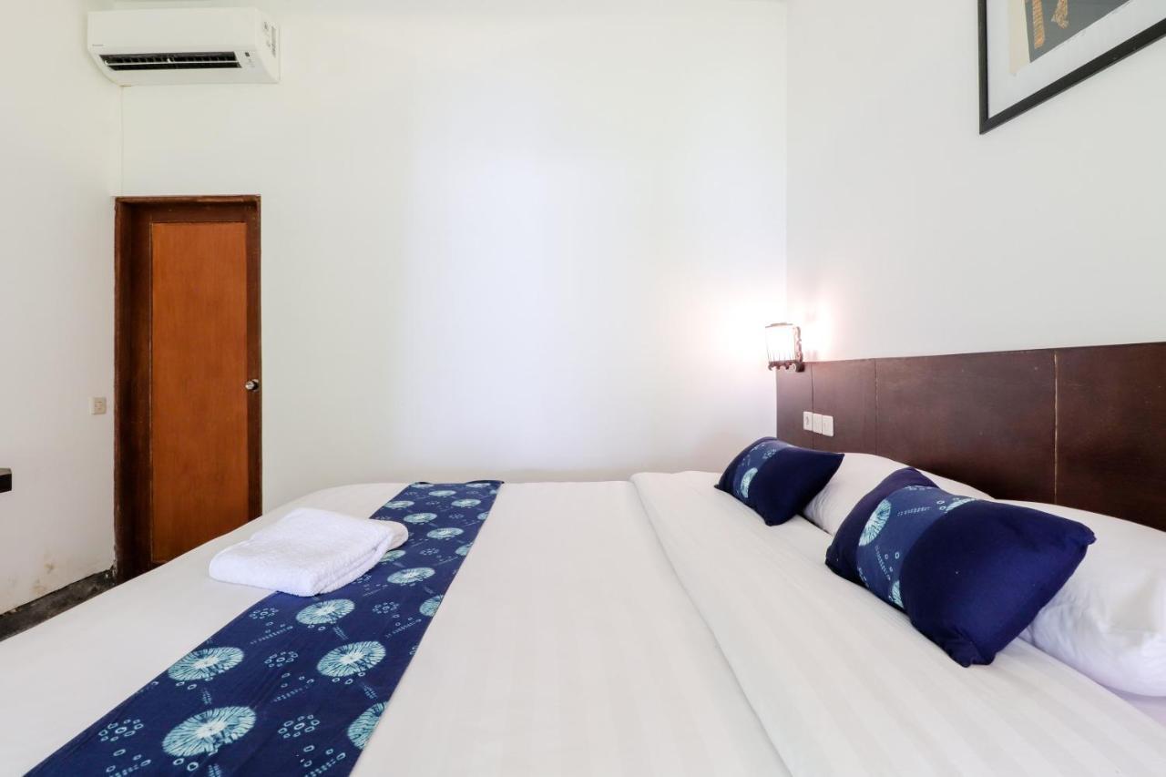 Balkondes Kenalan Hotel Магеланг Екстериор снимка