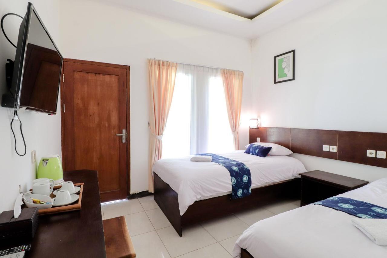 Balkondes Kenalan Hotel Магеланг Екстериор снимка