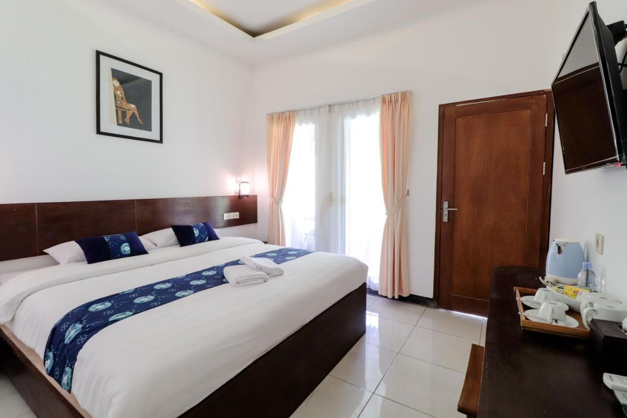 Balkondes Kenalan Hotel Магеланг Екстериор снимка