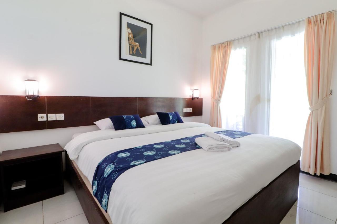 Balkondes Kenalan Hotel Магеланг Екстериор снимка